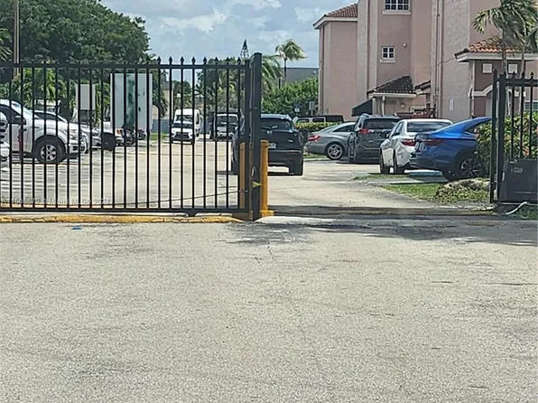 1221 SW 122nd Ave APT 106, Miami, FL 33184