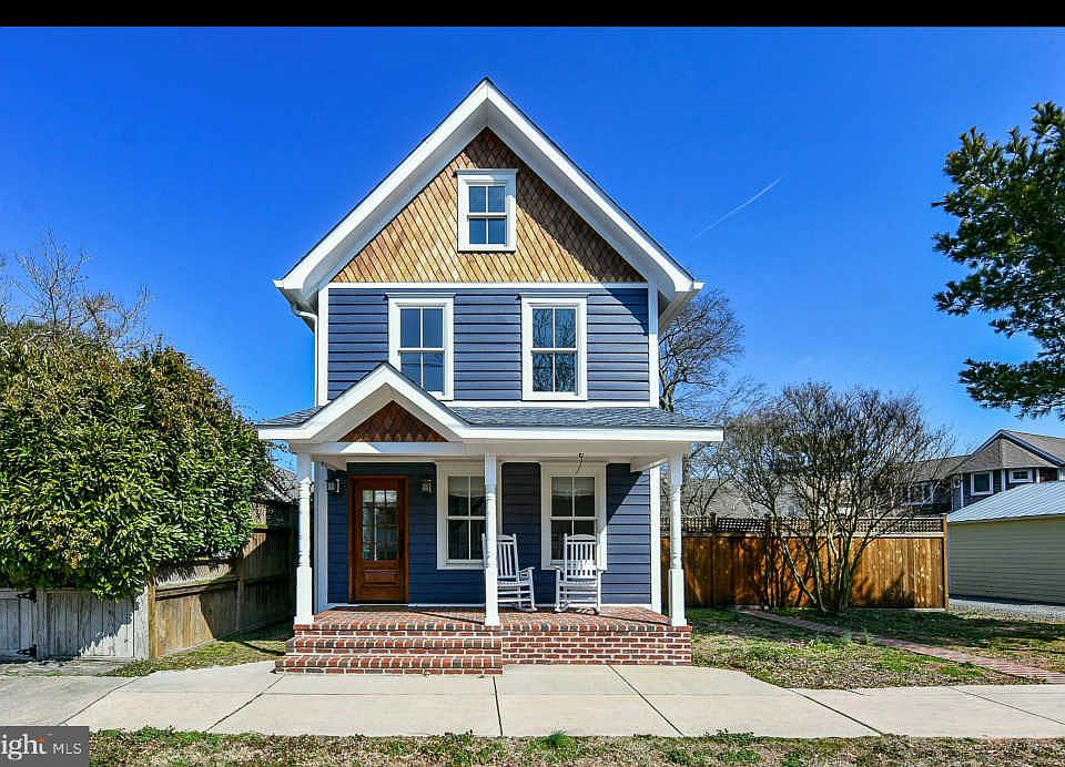 1st image of 125 Dewey Ave