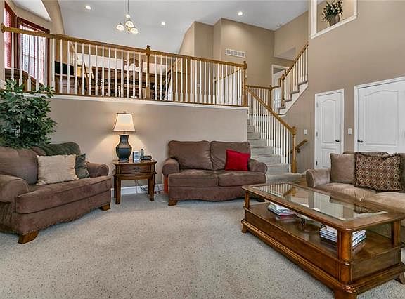 4th image of 1404 Honeysuckle Dr
