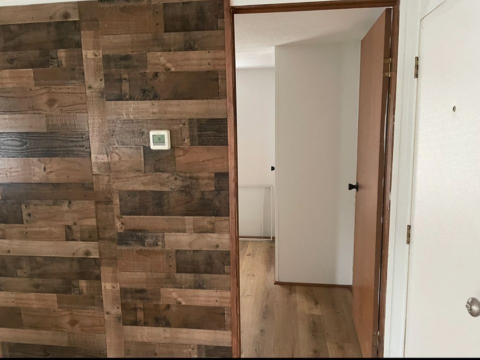 looking from living room into front bedroom