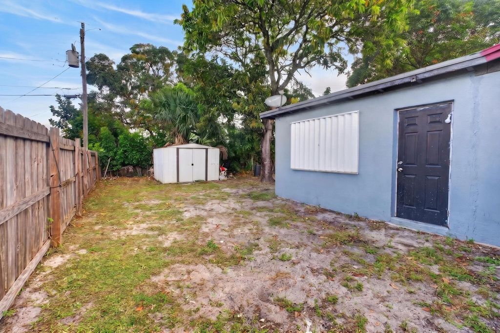 741 NW 17th Court, photo 6