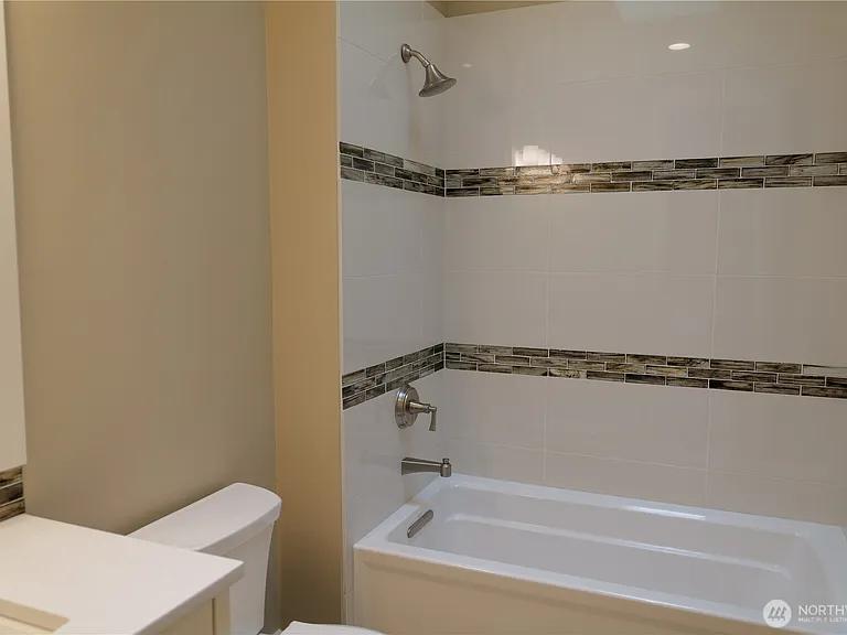 9723 NE 13th St — Photo 20