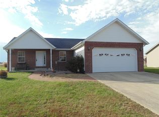 4805 Cedar Spring Dr, Highland, IL 62249