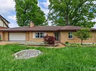 135 Tanzberger Dr, Saint Louis, MO 63129