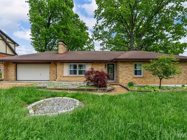 135 Tanzberger Dr, Saint Louis, MO 63129