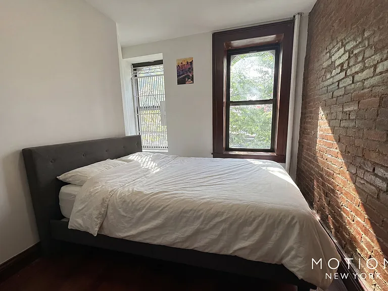 1261 Park Ave #1 — Photo 2