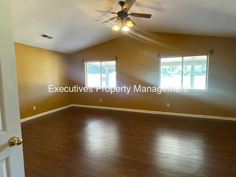 1308 Fairway Dr — Photo 6