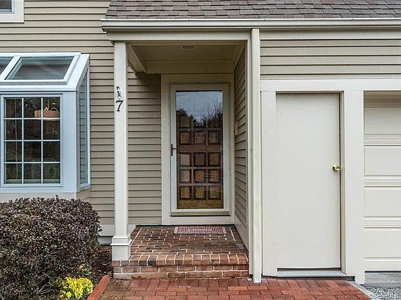 Corner Unit Front Entrance