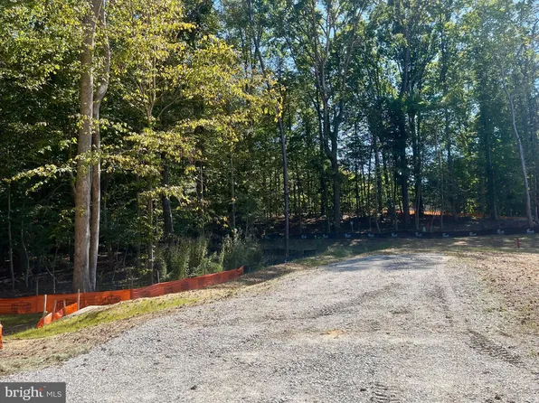 5333 Ridgewood Hills Dr, Williamsburg, VA 23188