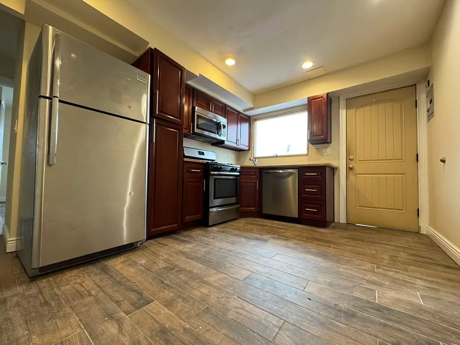 2 bed, $2,400 — Photo 1