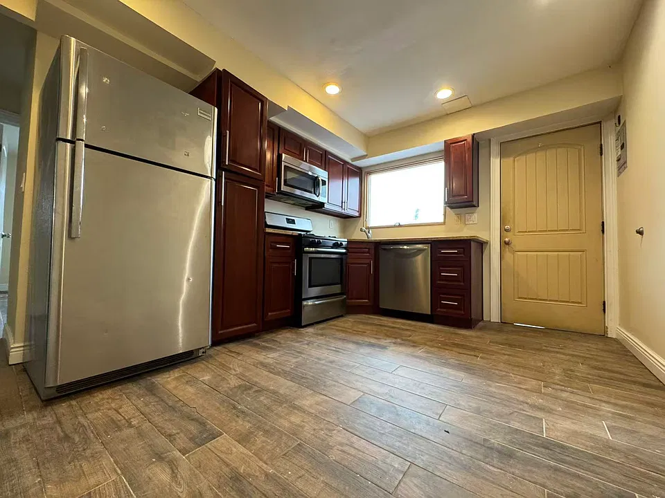 158 Malone Ave #1