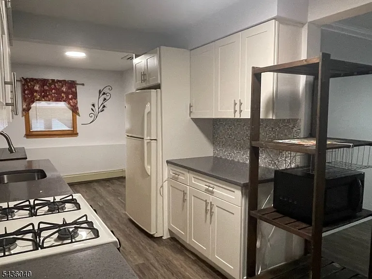 2 Gilbert Ave — Photo 4