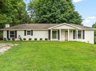 370 Rossview Rd, Clarksville, TN 37043