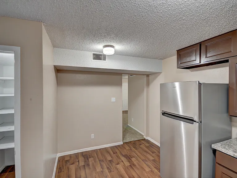 3319 Crites St — Photo 2