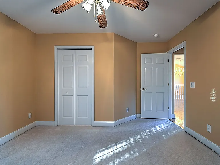 168 Old Mill Ct — Photo 17