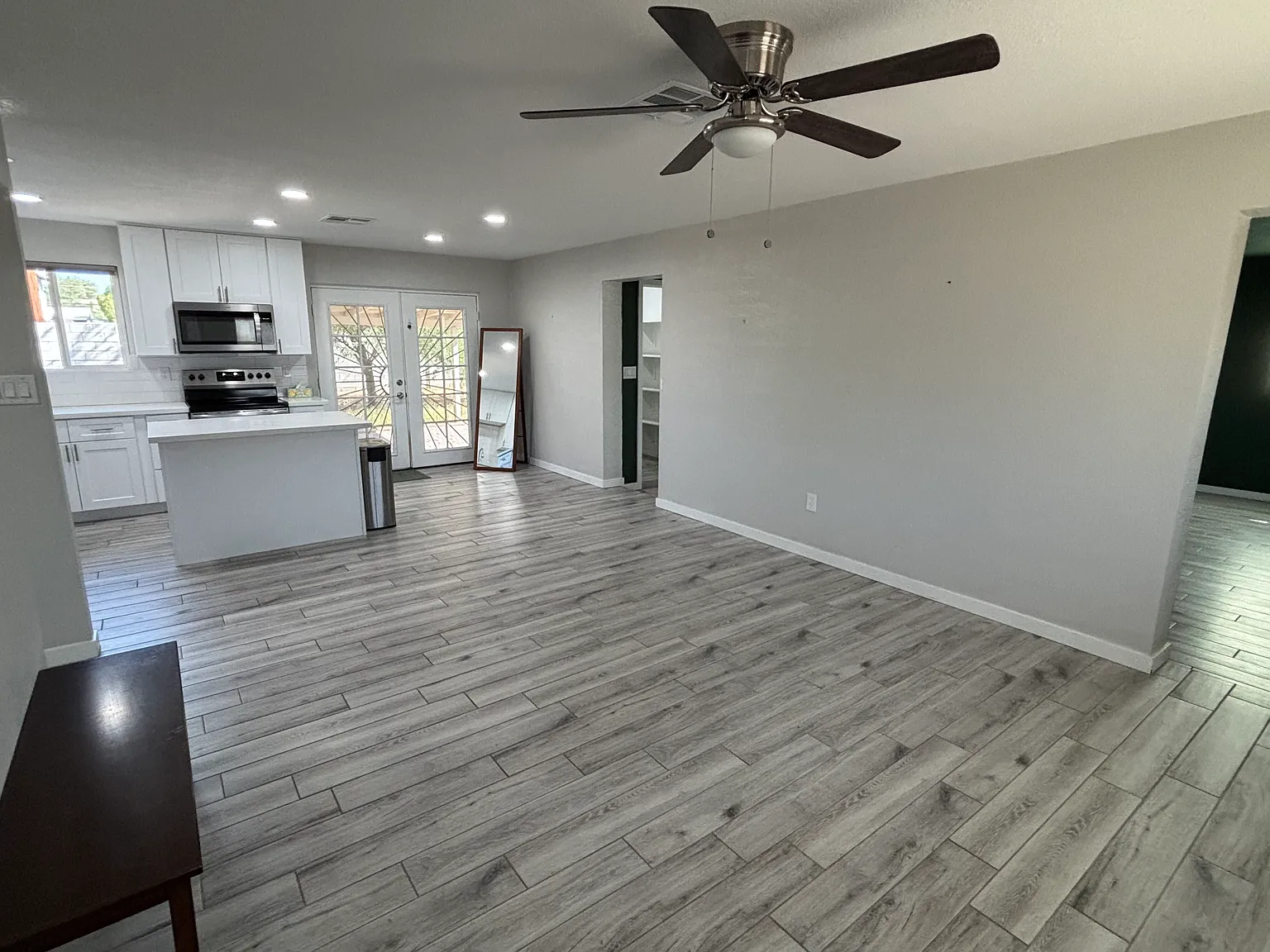 3 bed, 1621 sqft, $4,750 — Photo 2