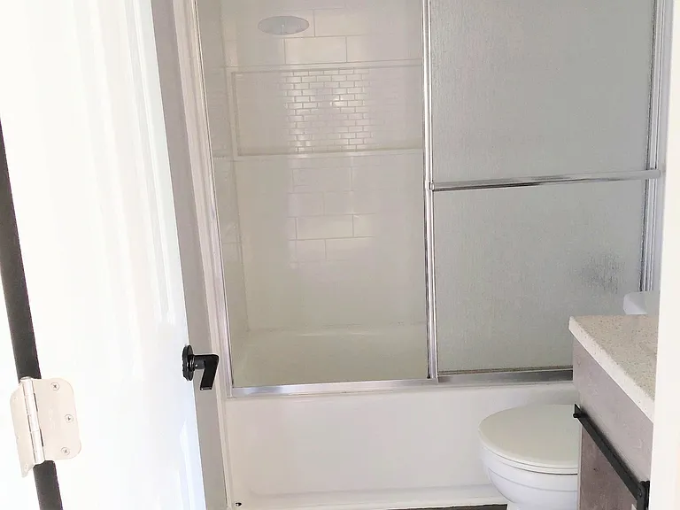 5075 Hackett Dr — Photo 5