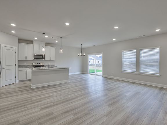 3634 Mathewson Way - 5