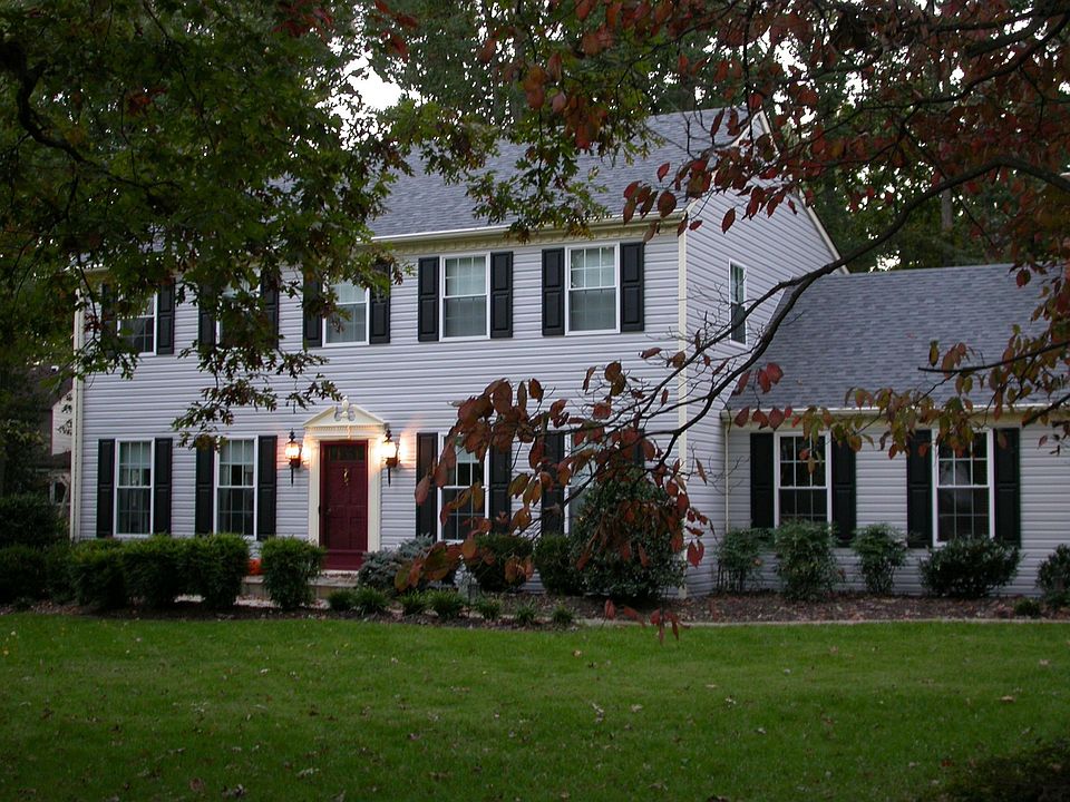 2nd image of 471 Cornwall Ct