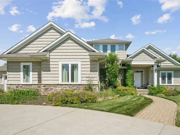 1669 Timberlake Run, Cedar Rapids, IA 52403