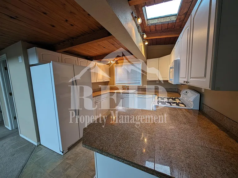 671 Creekside Dr — Photo 15