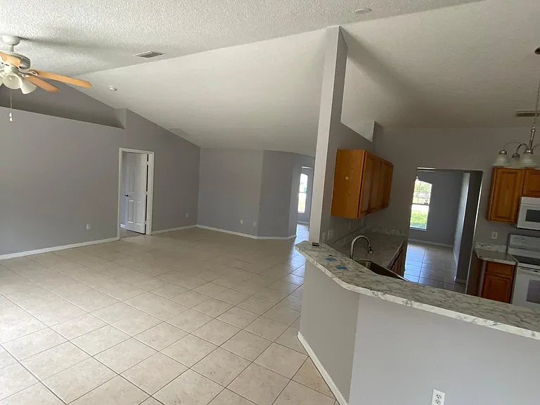 632 SE Chapman Ave — Photo 27
