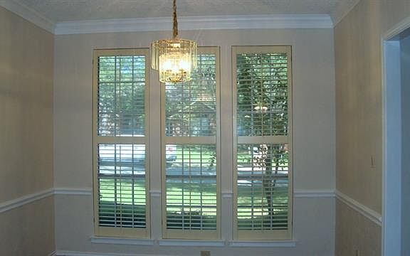 5th image of 3814 Bluegrass Dr