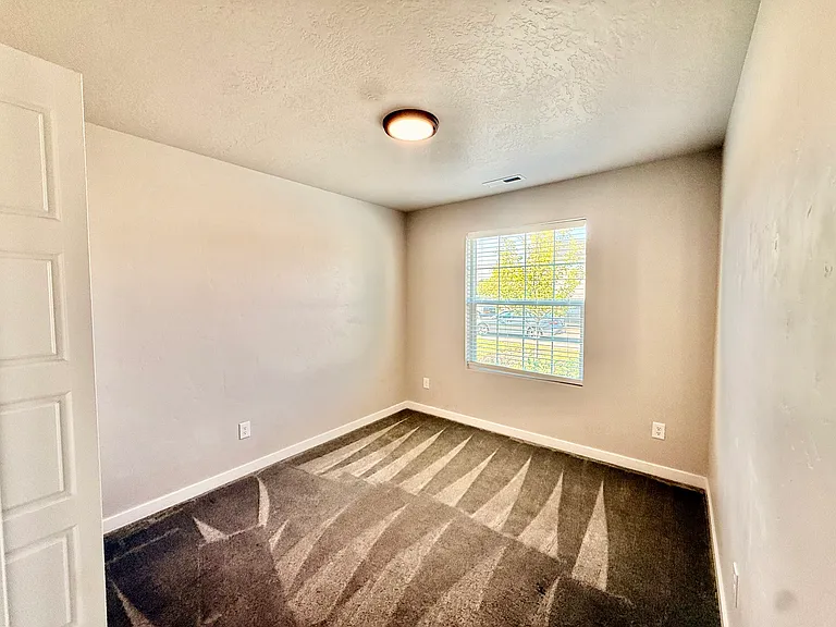 4887 W Quaker Rdg — Photo 6