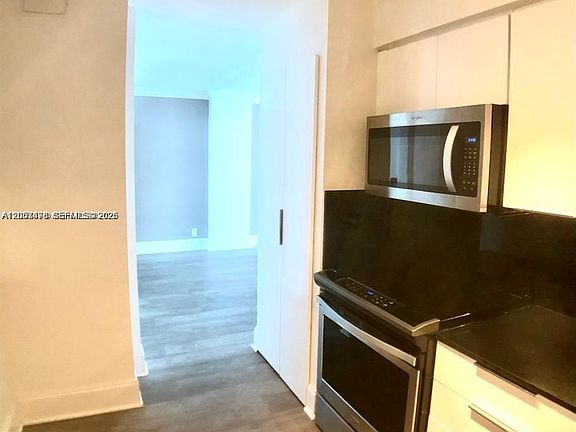 3rd image of 6770 Indian Creek Dr #Penthouse S