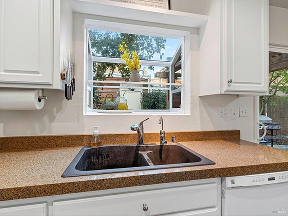 5th image of 2506 Lakeview Drive