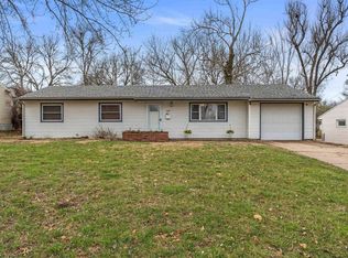 1307 SW 30th St, Topeka, KS 66611