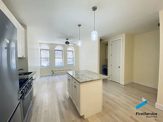 Rented by FirstService Realty (legacy) | media 11