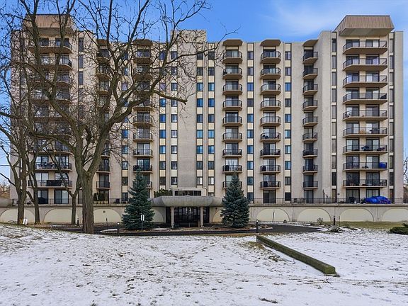 2nd image of 190 S Wood Dale Rd APT 208