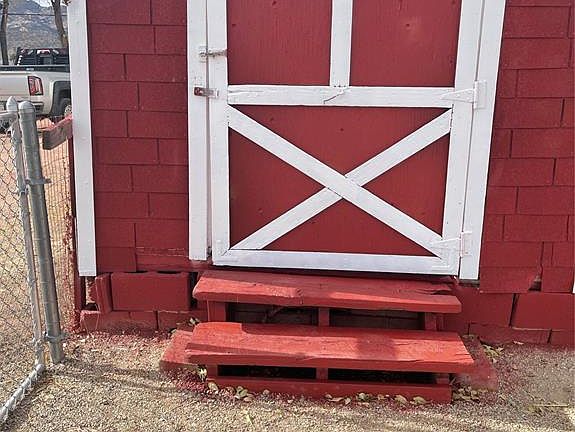 3rd image of 1004 Red Canyon Rd
