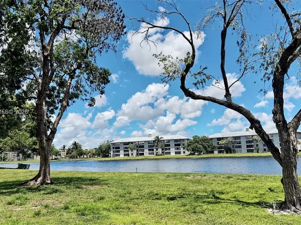 9420 Poinciana Pl APT 206, Davie, FL 33324
