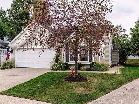 2nd image of 1053 Hampshire Pl