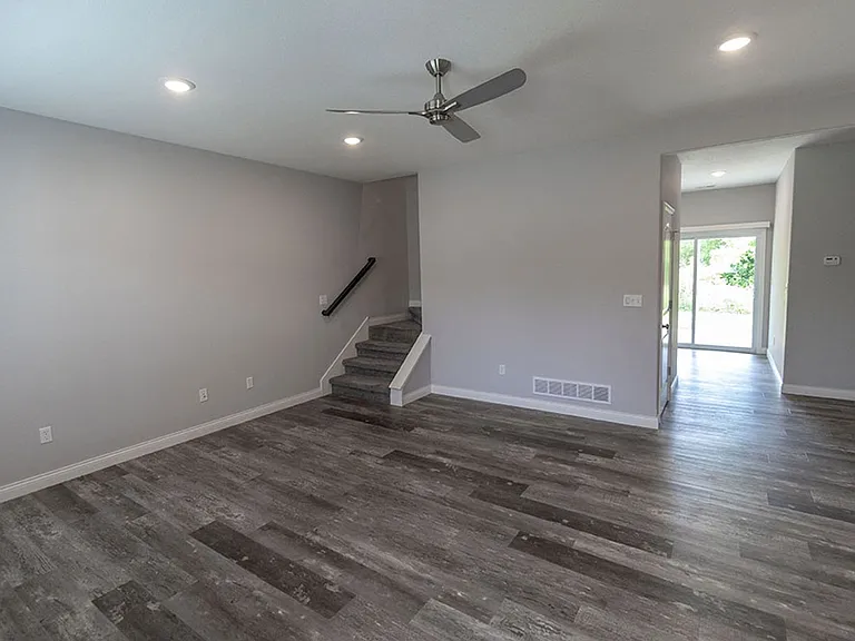 2801 Amberwood Ct — Photo 3