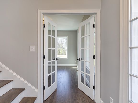 4th image of 38 Lane Road