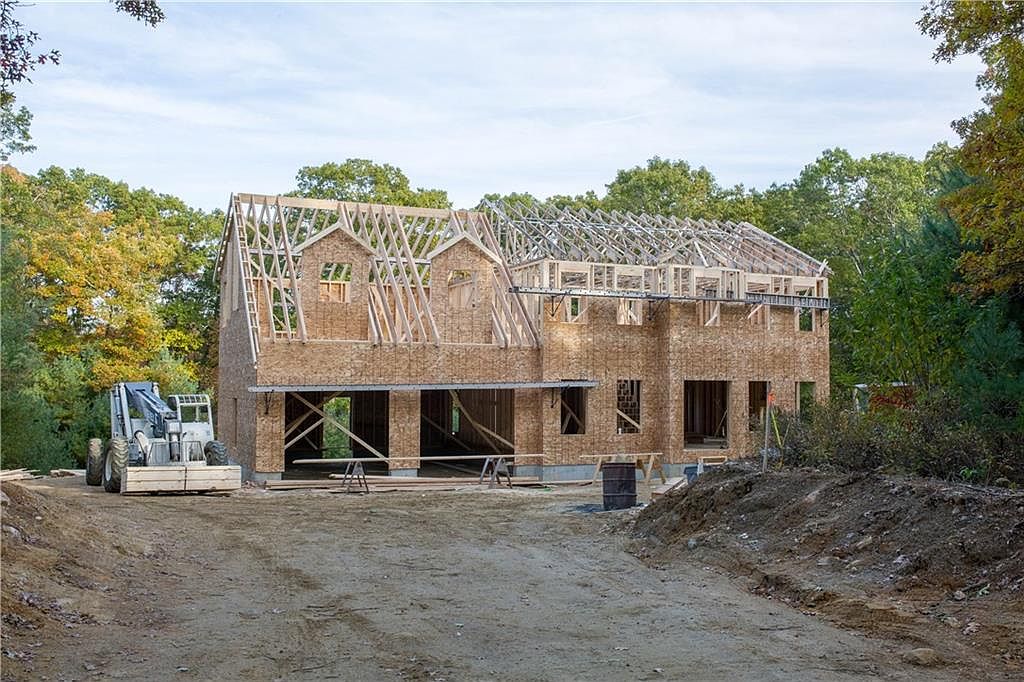 70 Read School House Rd, Coventry, RI 02816 Zillow