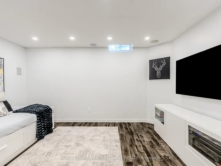 3206 Apricot St — Photo 41