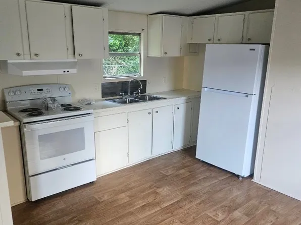 50 Daisy Ln #10, Dothan, AL 36301