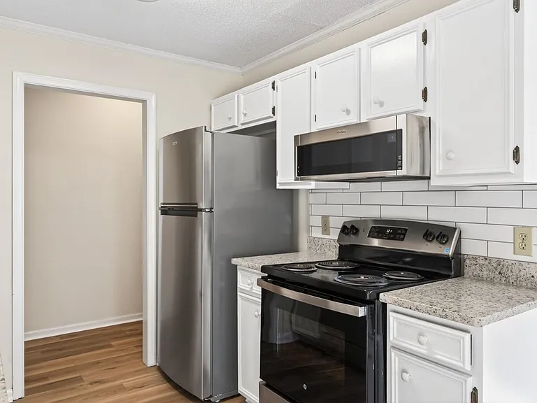 403 Wormwood Ln #H — Photo 10