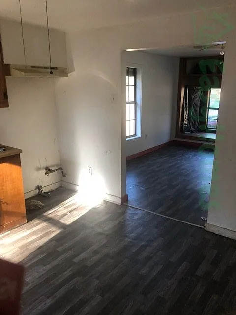824 South Main Street — Photo 3