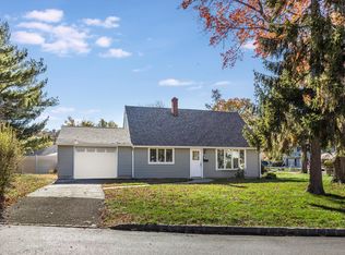 1 Pine Ct, Little Falls, NJ 07424