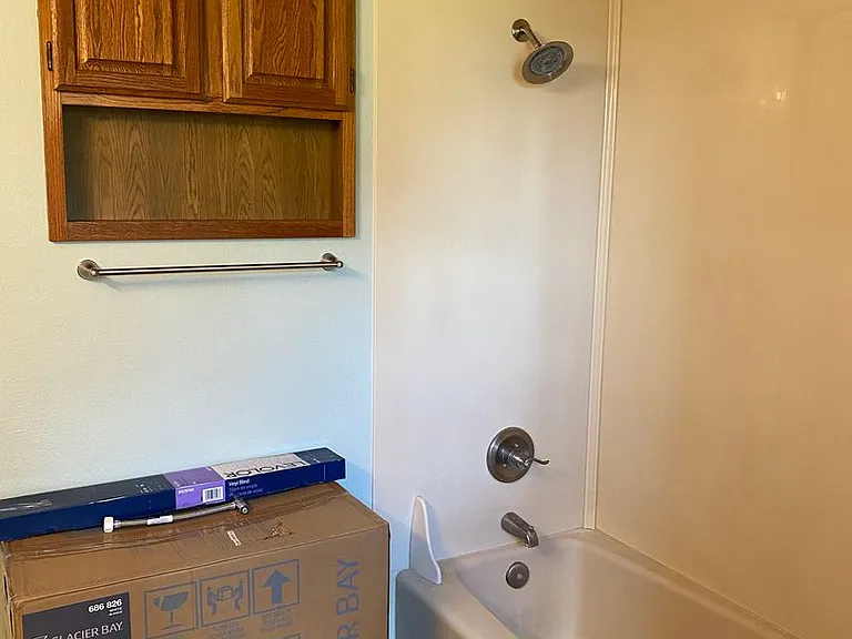 4800 Airway Dr NE — Photo 2