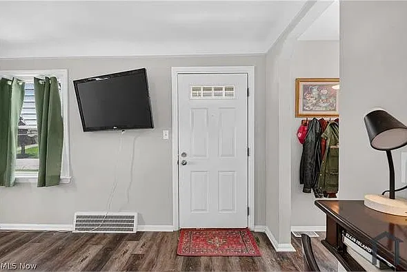 3 bed, 1092 sqft, $2,300 — Photo 4