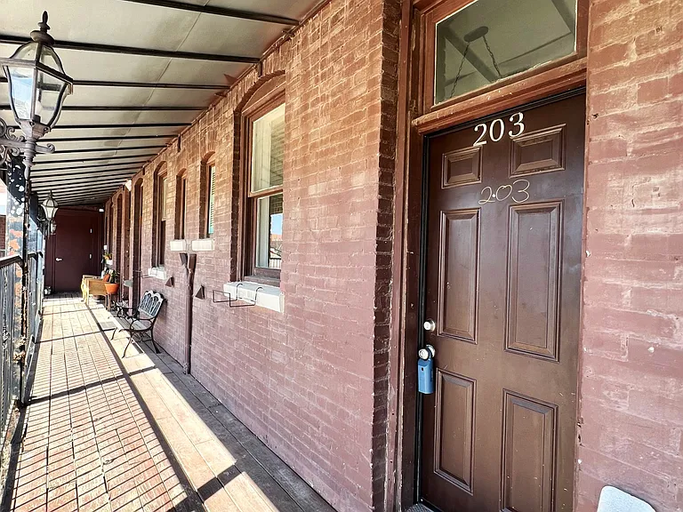 109 NW 20th St #203 — Photo 15