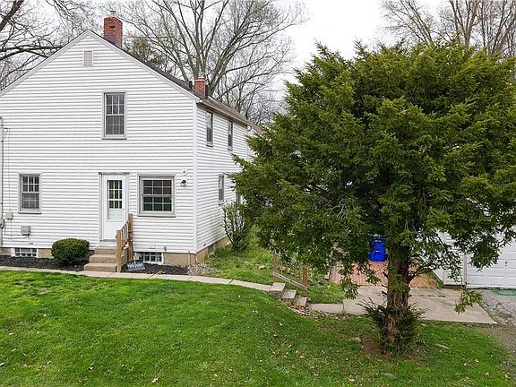 3rd image of 437 Oakgrove St