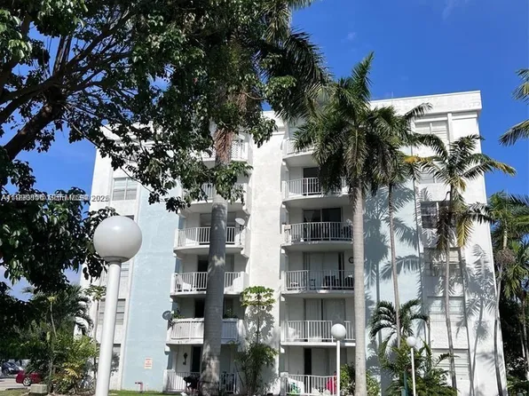 486 NW 165th Street Rd APT B405, Miami, FL 33169