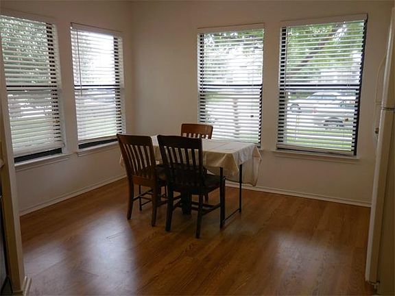 5th image of 13417 Coomes Dr